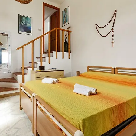 Edera House شقة ليباري